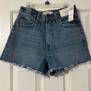 Abercrombie 90’s relaxed cutoff short, 2 or 26, NWT